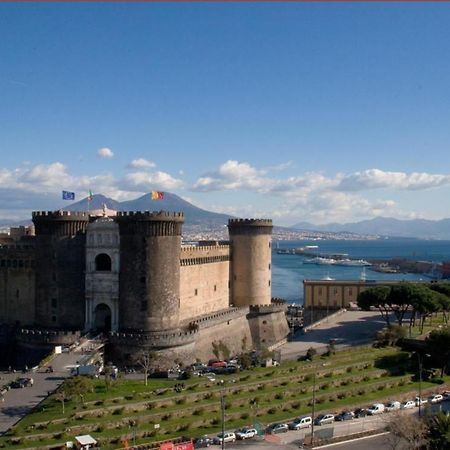Residence Gli Angioini Srl Napoli Exterior foto